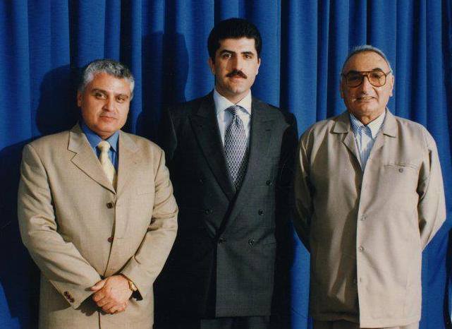 ده‌سته‌ راست شه‌هید فرانسۆ هه‌ریری له‌گه‌ڵ نێچێرڤان بارزانی و شه‌هید شه‌وكه‌ت شێخ یه‌زدین
